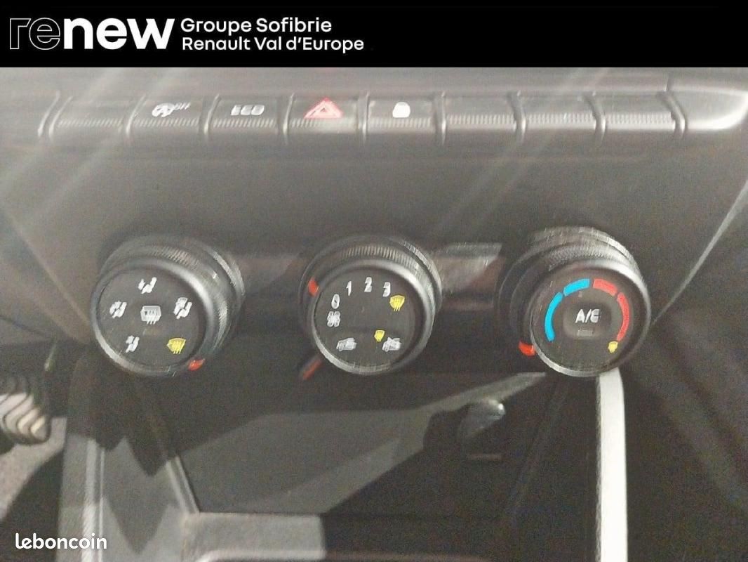 Dacia Duster TCe 100 4x2 Essentiel (image 12)