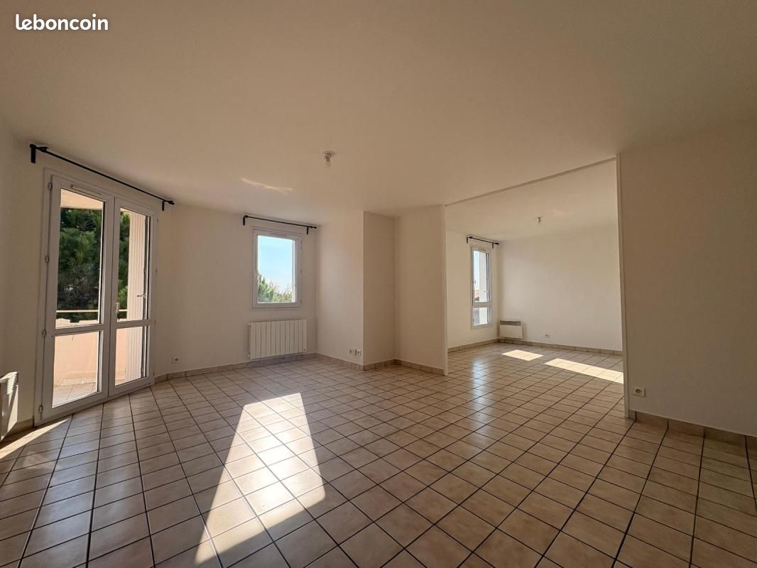 Appartement 2 pièces 74 m² · à Aubenas · 74 m² · 695 €/mois