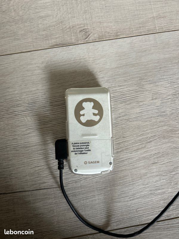 Téléphone Sagem my411C Lulu Castagnette Edition Limitée (image 3)
