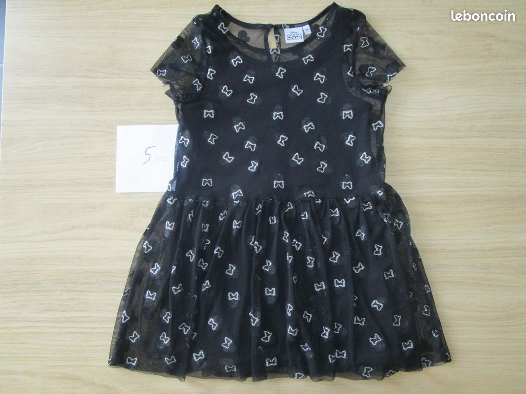 Robe noire et paillette – 5 ans (image 1)