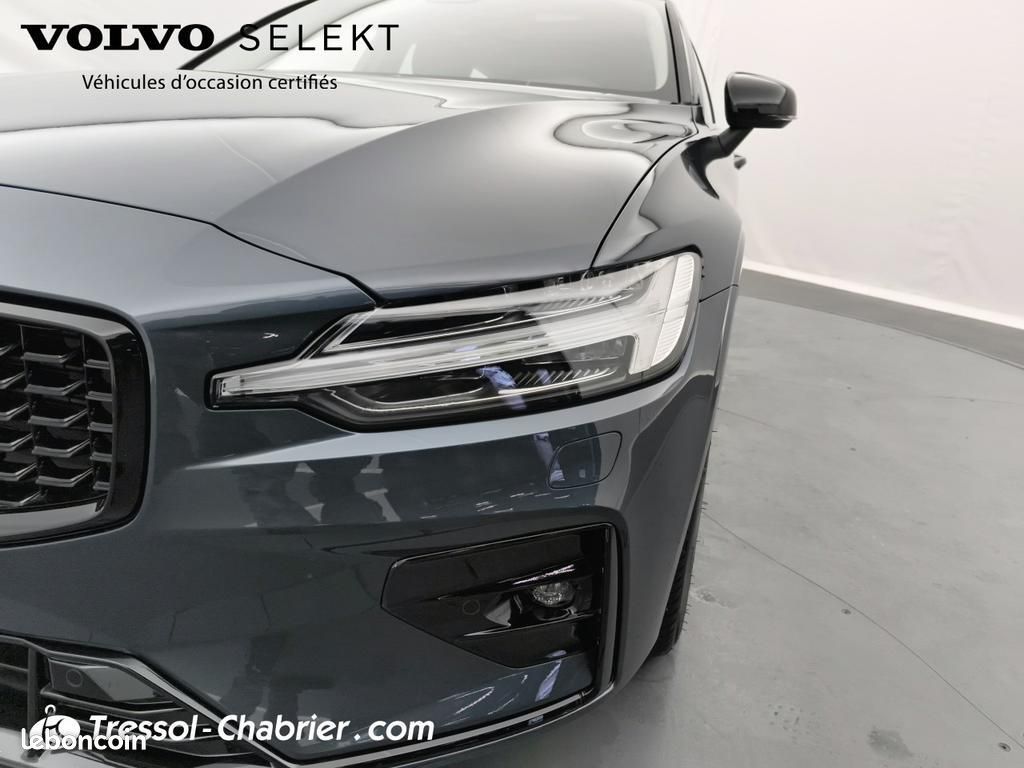 Volvo V60 B4 197 ch DCT7 Ultra Style Dark (image 14)