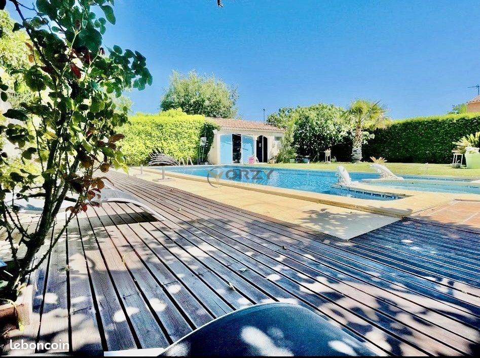 Maison 7 pièces 270 m² · à Sorgues · 270 m² · 460 000 €