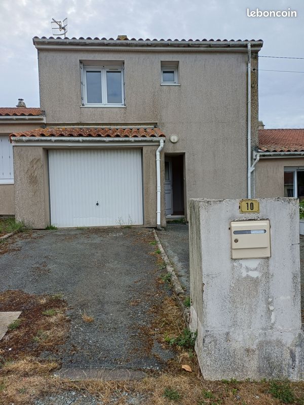 Maison 4 pièces 78 m² · à Montournais · 78 m² · 90 000 €