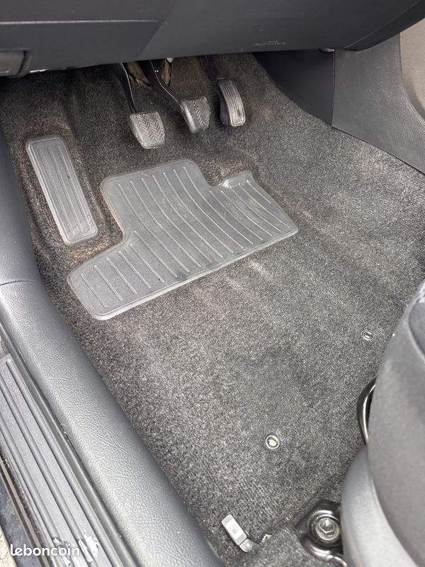 Toyota RAV4 2.2 D4D 150 Cv LIMITED EDITION ✅ SUIVI ENTRETIEN ✅ (image 16)