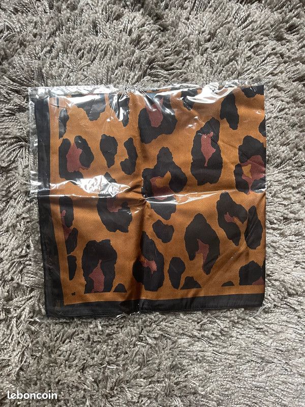 Foulard Carré Satin Luxueux - Imprimé Plaid Beige/noir - 70x70 Cm - Cachemire Mélangé - Neuf Avec étiquettes