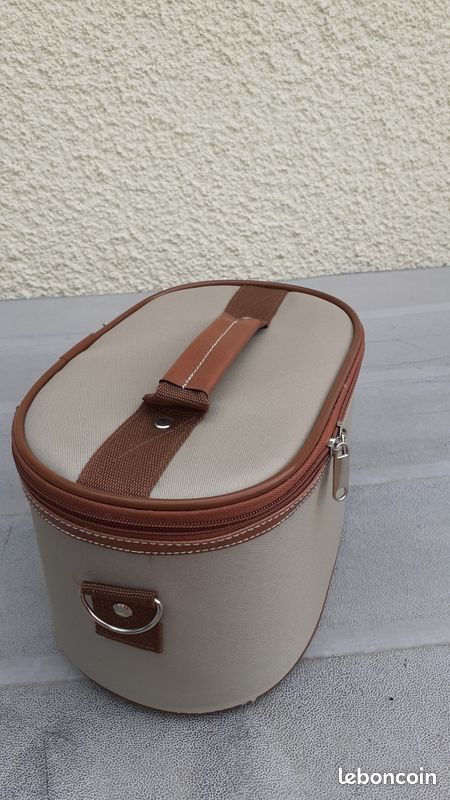 Valise + vanity (image 7)