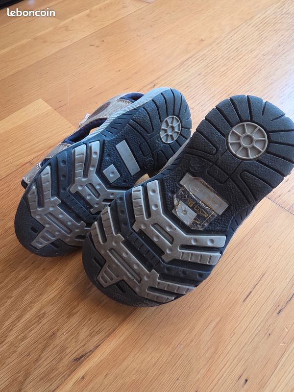 Lot de chaussures taille 22 (image 9)