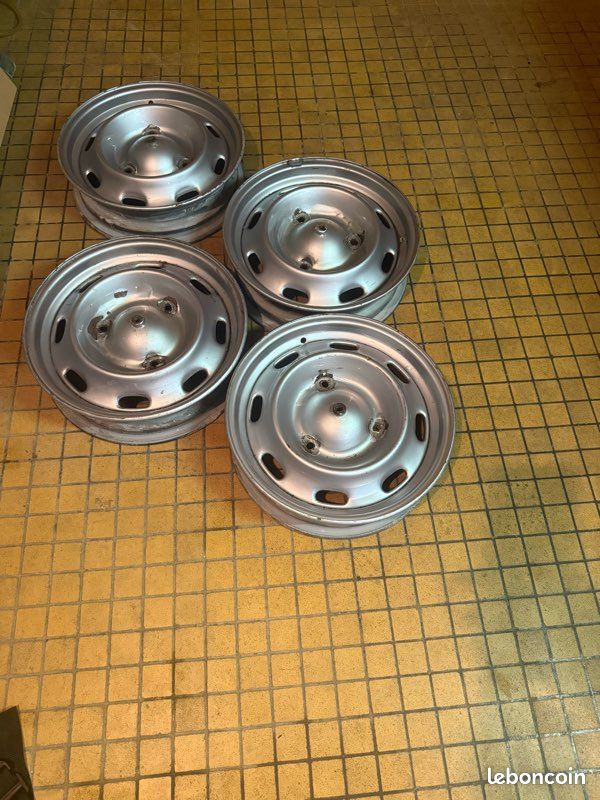 4 jantes Renault 8 Gordini 15” – collection / restauration (image 1)