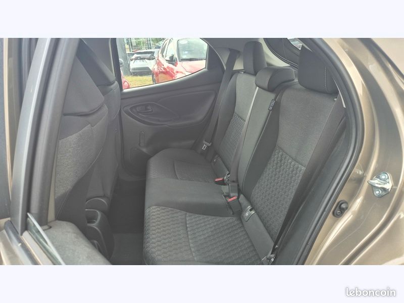 Toyota Yaris 70 VVT-i Dynamic (image 10)