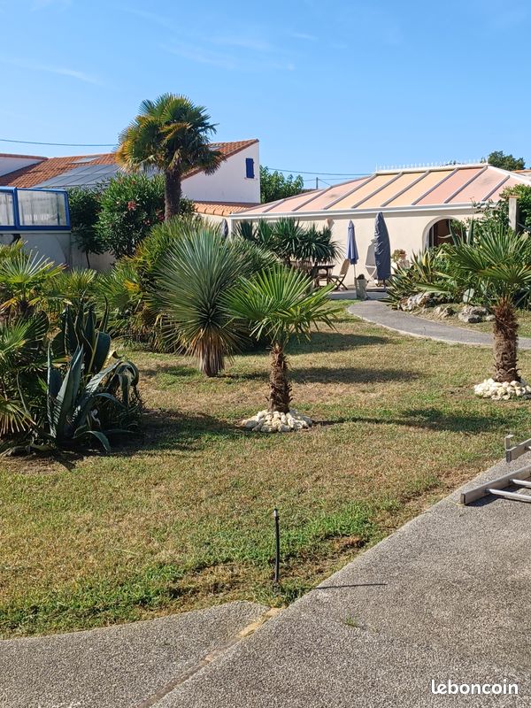 Maison 9 pièces 315 m² · à Saint-Just-Luzac · 315 m² · 410 000 €