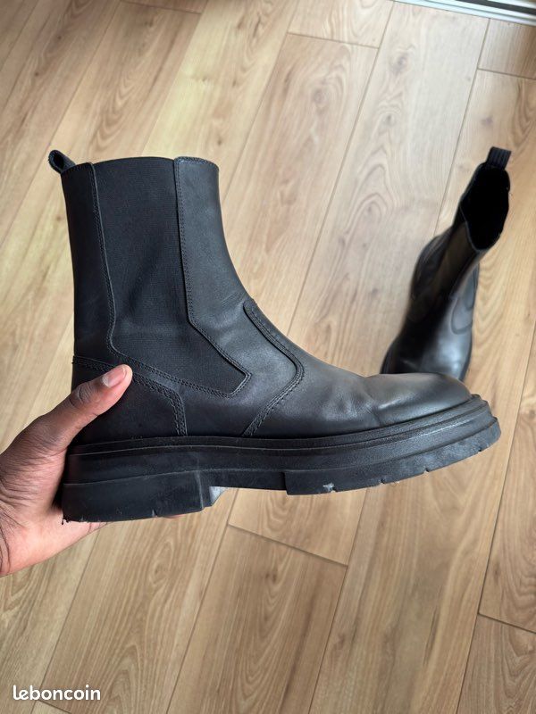 Bottes en cuir noires (image 1)