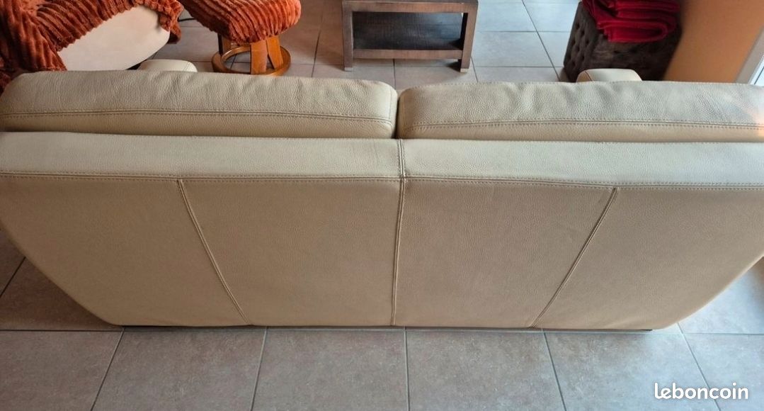 2 canapés 3 places en cuir gris Roche Bobois sur Gens de Confiance