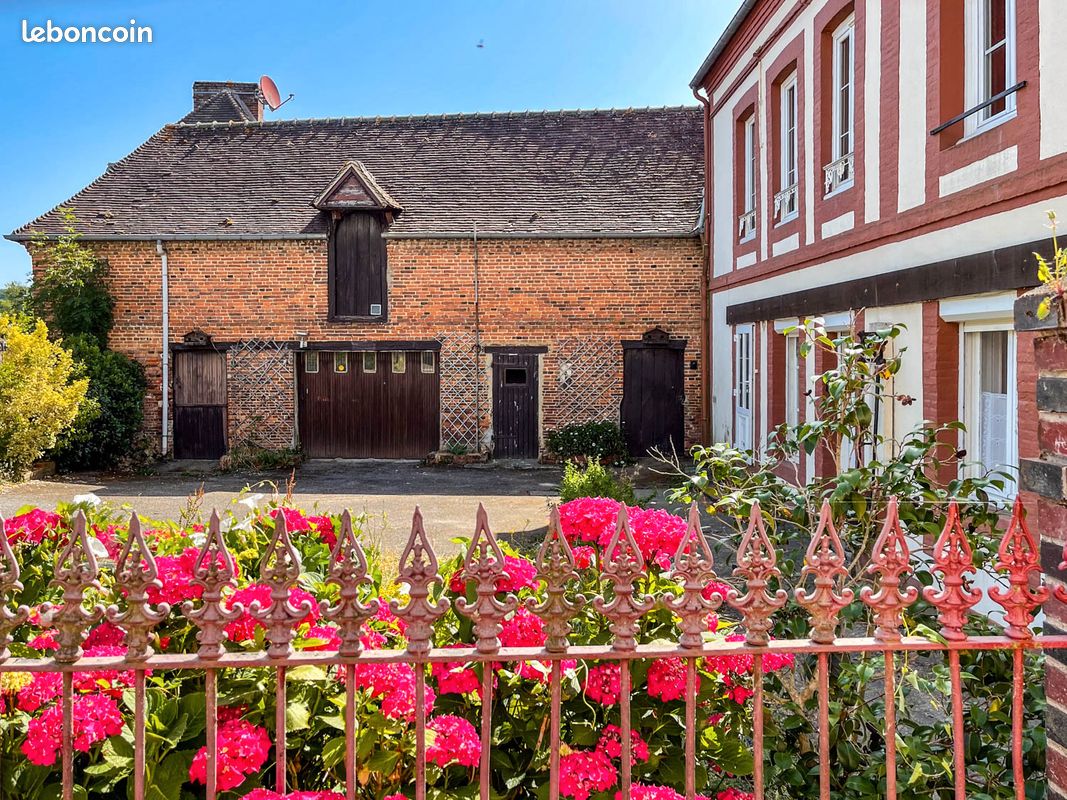 Maison 9 pièces 270 m² · à Rugles · 270 m² · 175 000 €