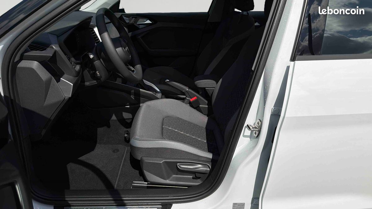 AUDI A1 Sportback 30 TFSI 116 ch S tronic 7 Design (image 17)