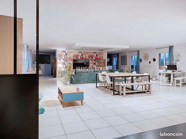 Maison 8 pièces 417 m²