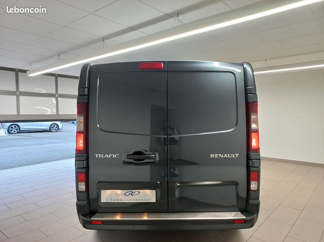 Renault trafic ca l1h1 3000 kg blue dci 170 edc grand confort (image 4)