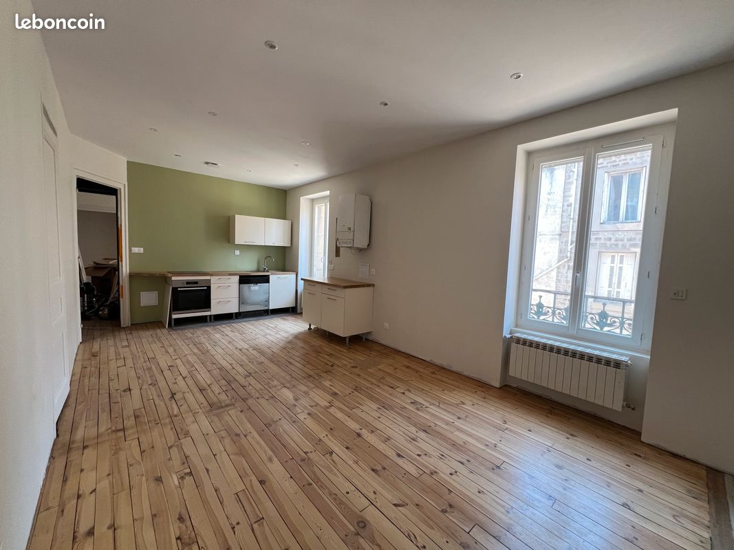 Appartement 3 pièces 77 m² · à Saint-Étienne · 77 m² · 650 €