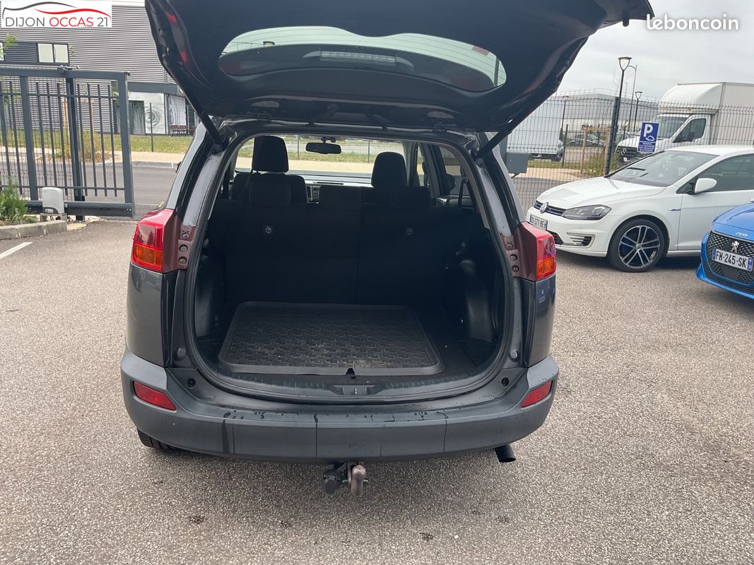 TOYOTA RAV4 124 D-4D 2WD Lounge (image 9)