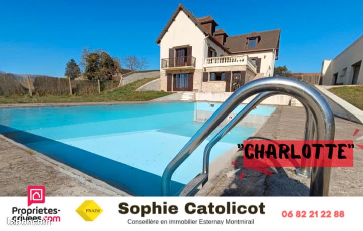 Maison 7 pièces 272 m²