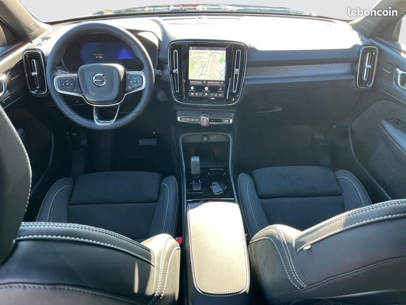 Volvo EX40 Single Extended Range 252ch Black Edition (image 7)