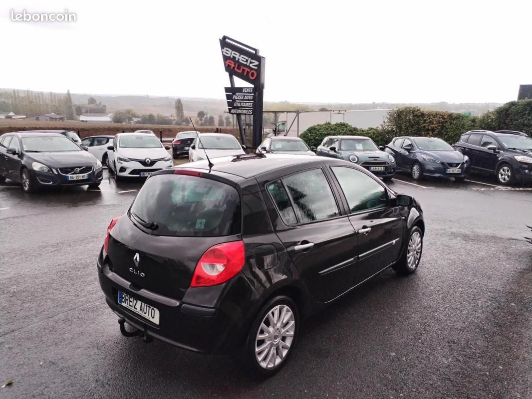 Renault Clio III 1.5 DCI 85 DYNAMIQUE 5P (image 4)