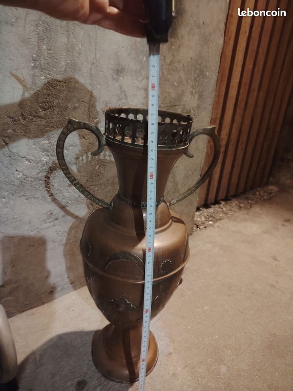 Vase en cuivre gravé (image 2)