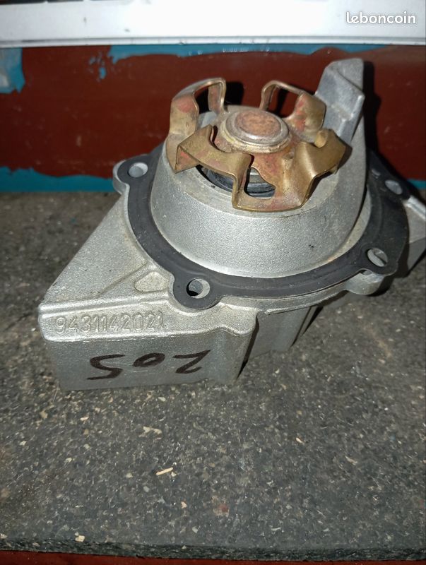 Pompe a eau neuf Peugeot 205 avec join acier (image 2)