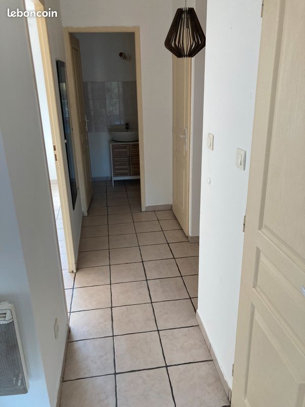 Appartement 1 pièce 42 m² · à Bourgoin-Jallieu · 42 m² · 590 €