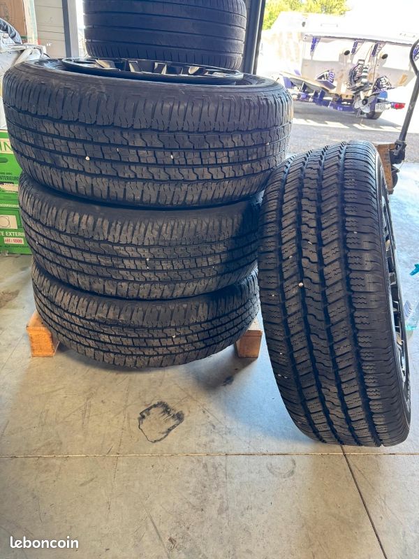 4 roues complètes Jantes noires 18" RTX pour FORD F150 2010-2023 (image 3)