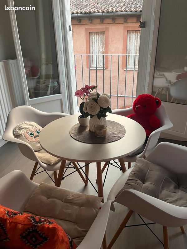 GUOYIHUA® Table à Manger Ronde Blanche + 4 Chaises Blanches - Style Scandinave - pour la Mmaison, Le Bureau, la Cuisine, Le Balcon (image 3)
