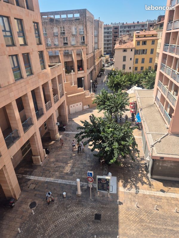 Appartement 1 pièce 25 m² · à Toulon · 25 m² · 590 €