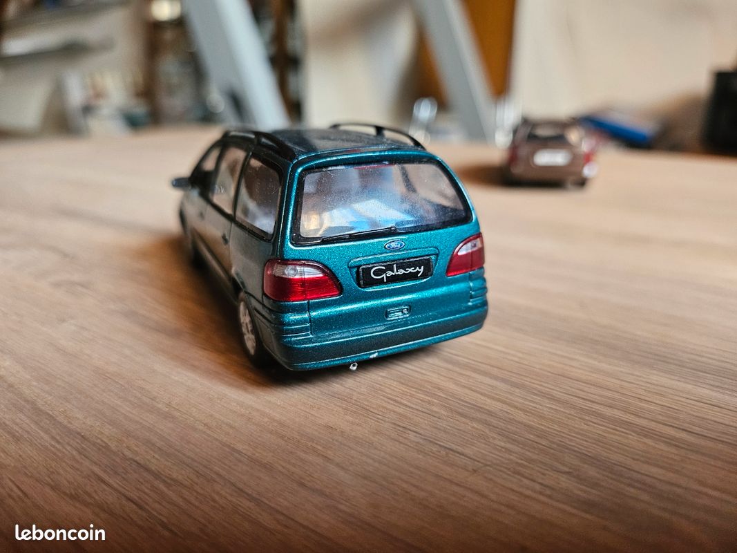 Miniature Ford Galaxy par Minichamps, à l'échelle 1/43 - France