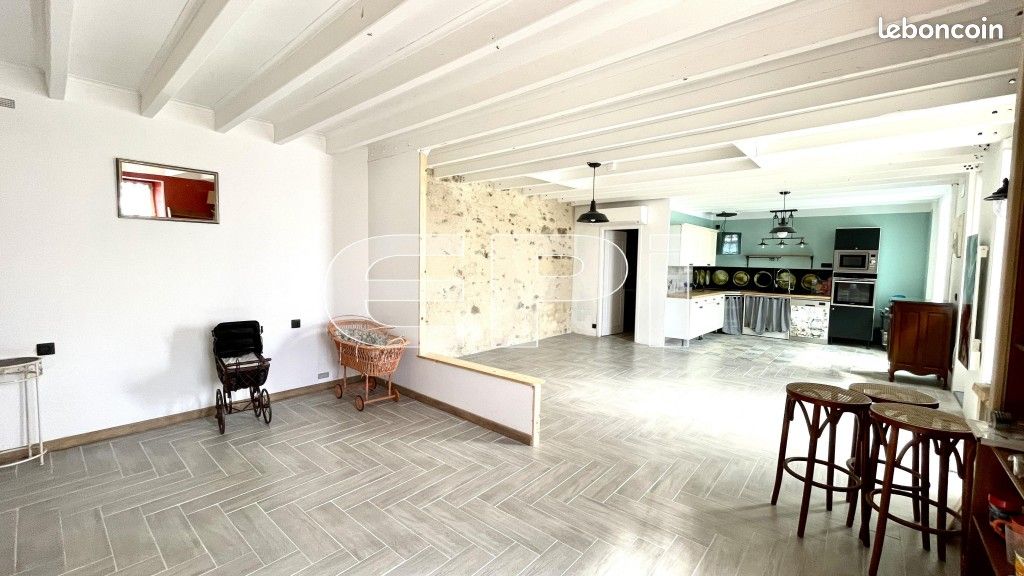 Maison 4 pièces 106 m² · à Saint-Varent · 106 m² · 118 000 €