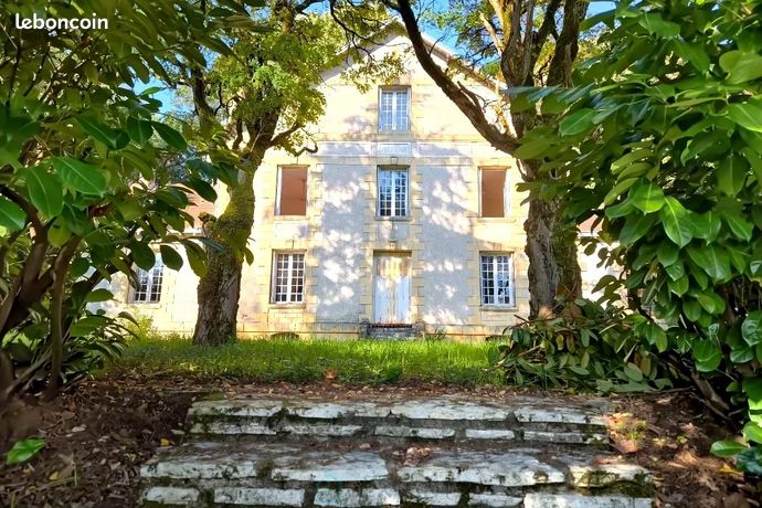 Maison 11 pièces 280 m²
