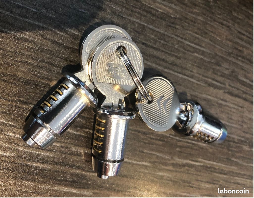 ANCIEN STYLO PLUME A Piston Made En Italy . Vendu En Etat . Voir Photos.Ref70205 EUR 29,99 - FR ANCIEN STYLO PLUME A Piston Made En Italy . Vendu En Etat . Voir Photos.Ref70205 EUR 29,99 - FR