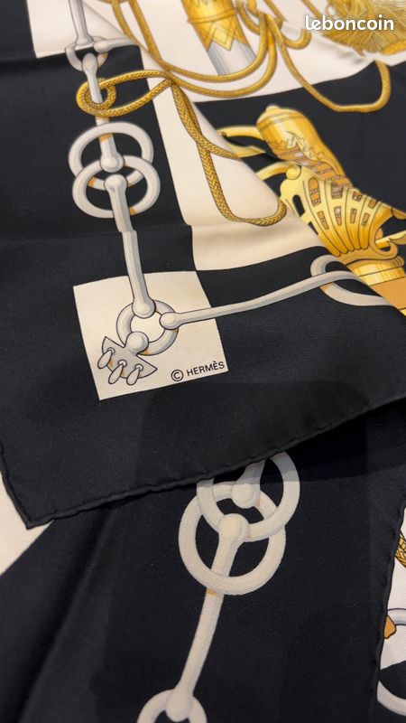 Foulard Hermès cliquetis et sa boîte (image 5)