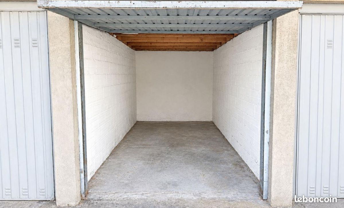 Parking 11 m² · à Champigny-sur-Marne · 11 m² · 23 000 €