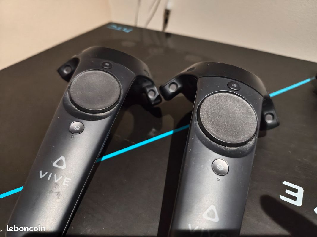 Manettes HTC Vive (2016) - Non Testées - Sans Emballage - État D'usage