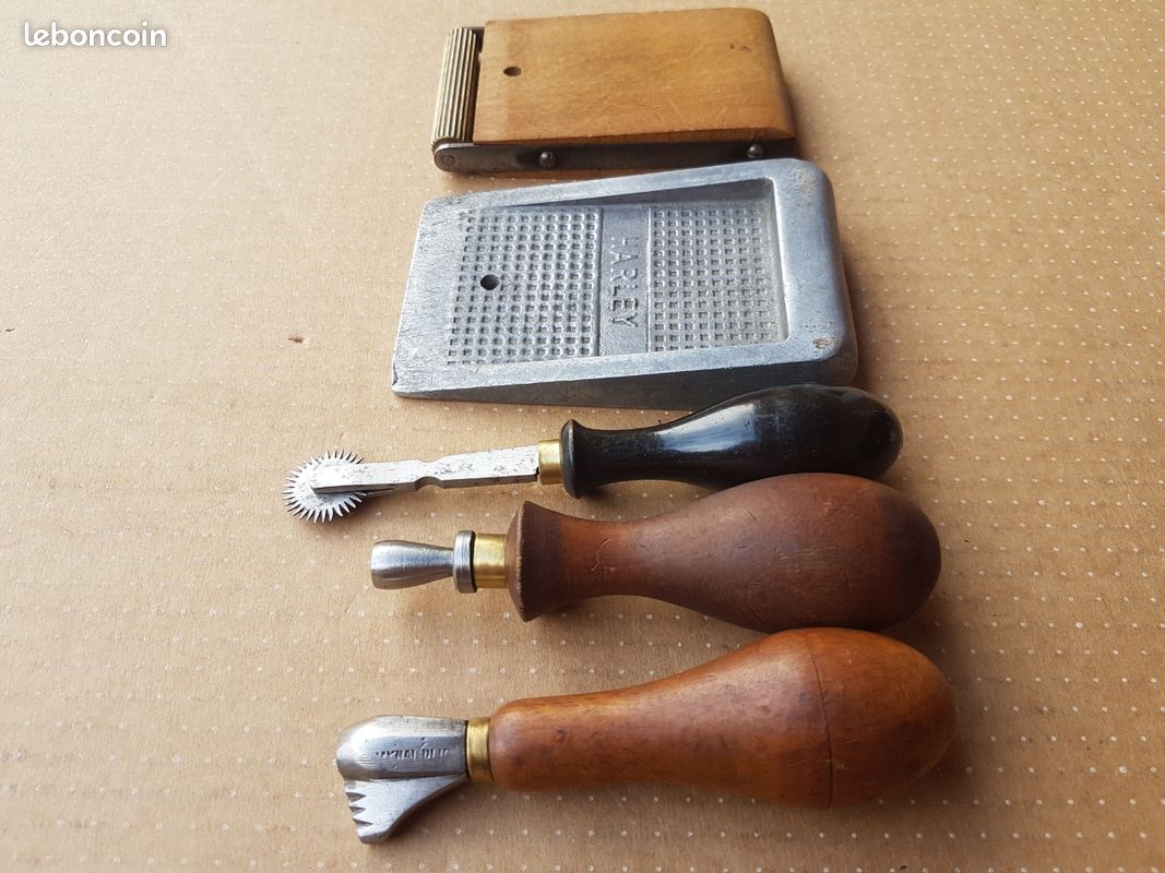 Lot ancien outil métier cordonnier travail cuir bourrelier