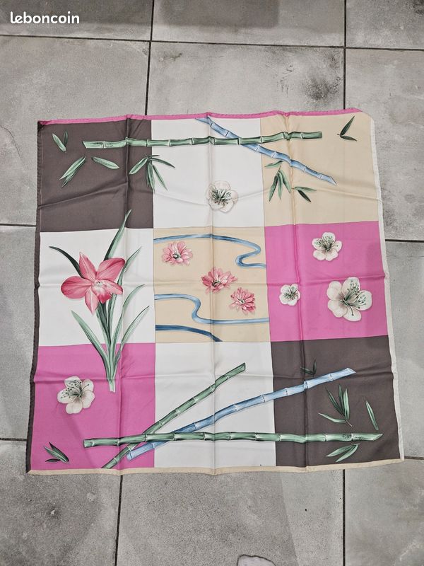Soutien-gorge plongeant armature Dorina Rose | Foulard 3 SUISSES