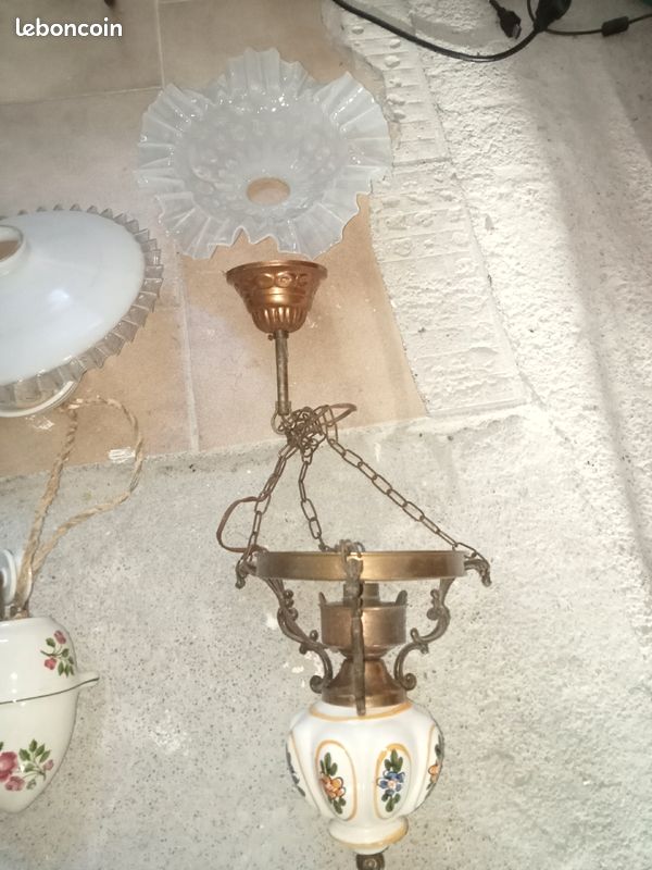 Luminaire vintage en porcelaine (image 2)