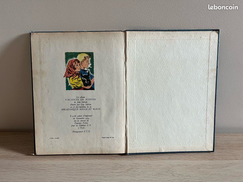 Vacances en scooter - Sabran - Bibliothèque rouge et bleue (image 3)
