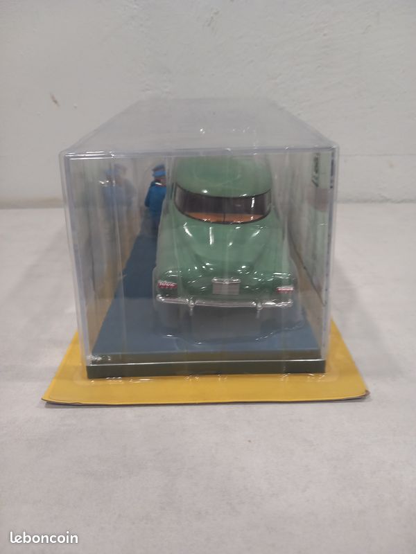 Tintin - Ensemble De 2 Voitures 1/24 Et 1/43 - La Studebaker Du Garage Simoun L Aprilia De L Emir 2 Cars