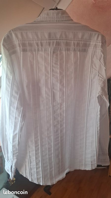 Chemise manches longues blanche et bandes dorée (image 2)