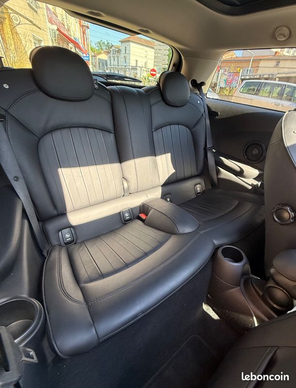 MINI MINI 2.0 192 COOPER S BVA EDITION YOURS- CAR PLAY- HARMAN/KARDON- CUIR- TOIT OUVRANT- GARANTIe (image 14)