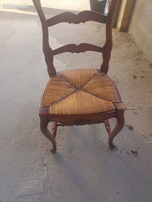 Bureau avec chaise en bois (image 2)