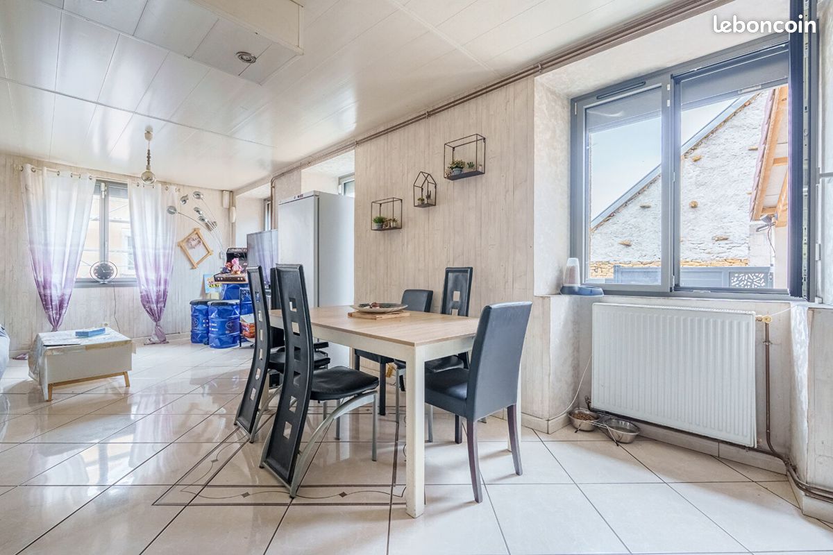 Maison 6 pièces 130 m² · à Rolampont · 130 m² · 165 000 €