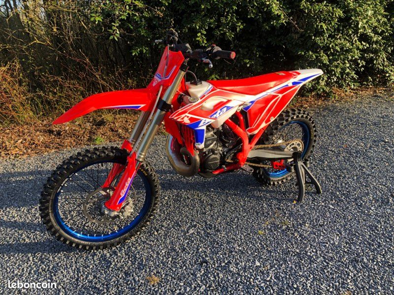 Beta 350 (image 2)