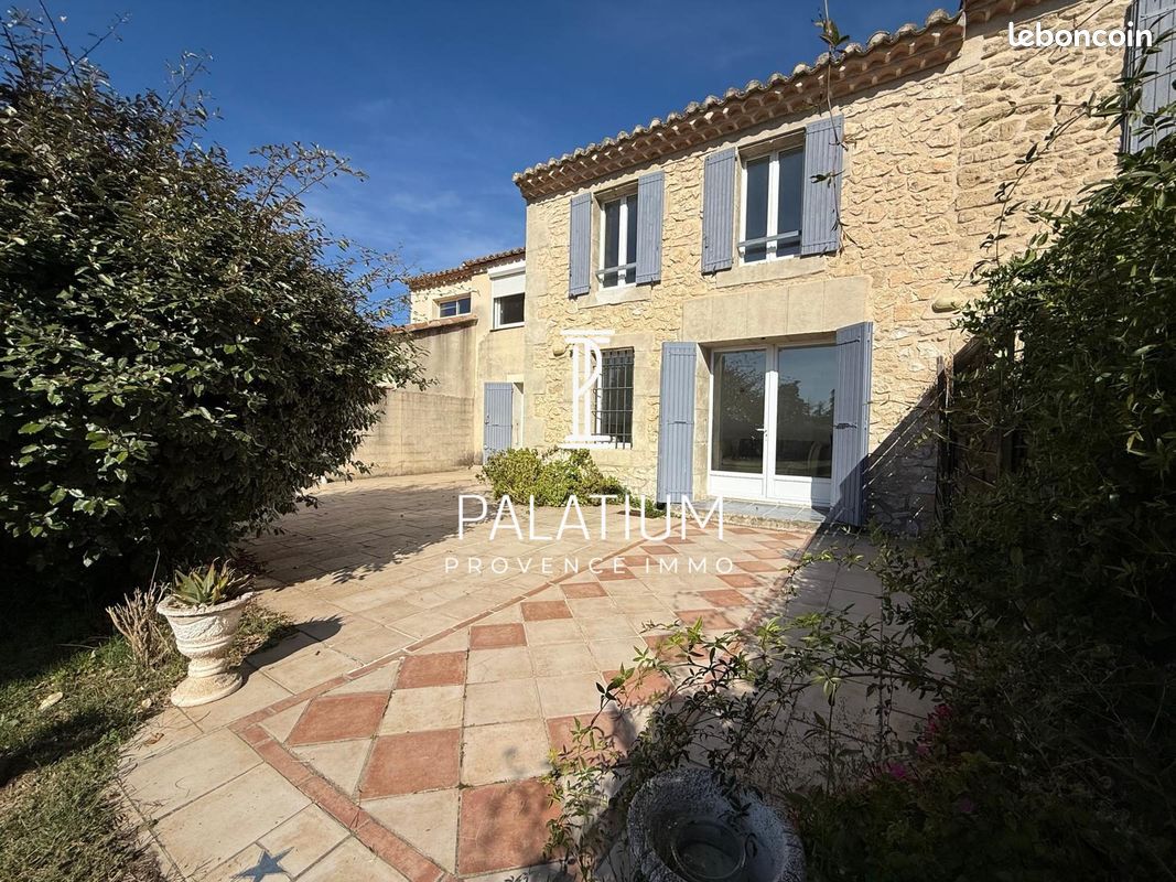 Maison 6 pièces 115 m² · à Sénas · 115 m² · 308 000 €