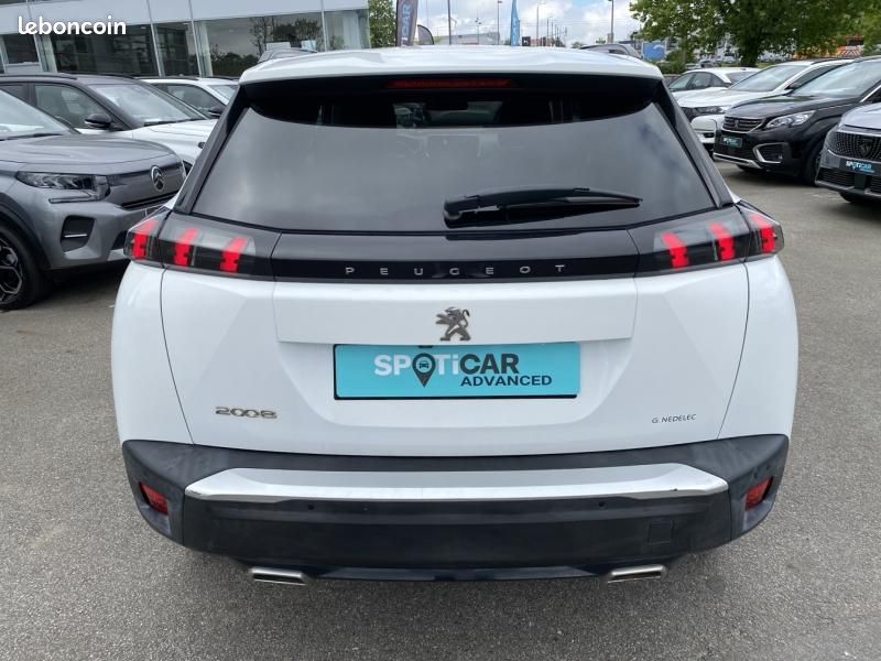 Peugeot 2008 1.2 PureTech 130ch S&S Allure 7cv (image 6)